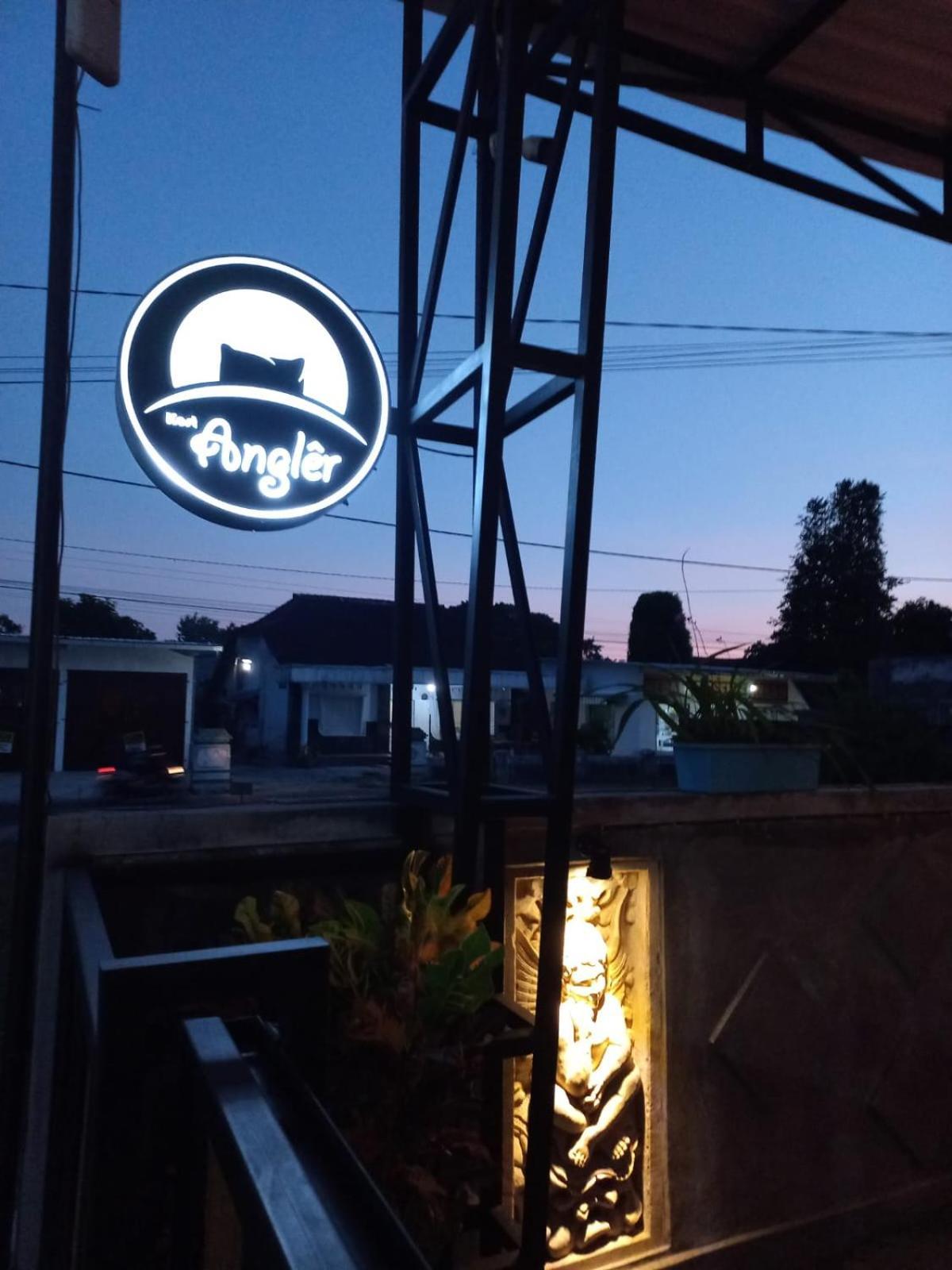 Angler Family Guest House Blitar ภายนอก รูปภาพ